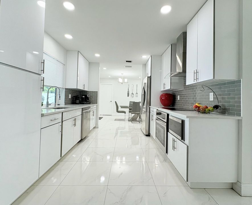 На продажу: $790,000 (3 спален, 2 ванн, 1754 Квадратных фут)