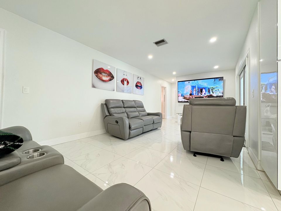 На продажу: $790,000 (3 спален, 2 ванн, 1754 Квадратных фут)