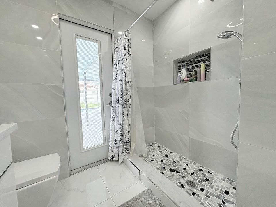 На продажу: $790,000 (3 спален, 2 ванн, 1754 Квадратных фут)