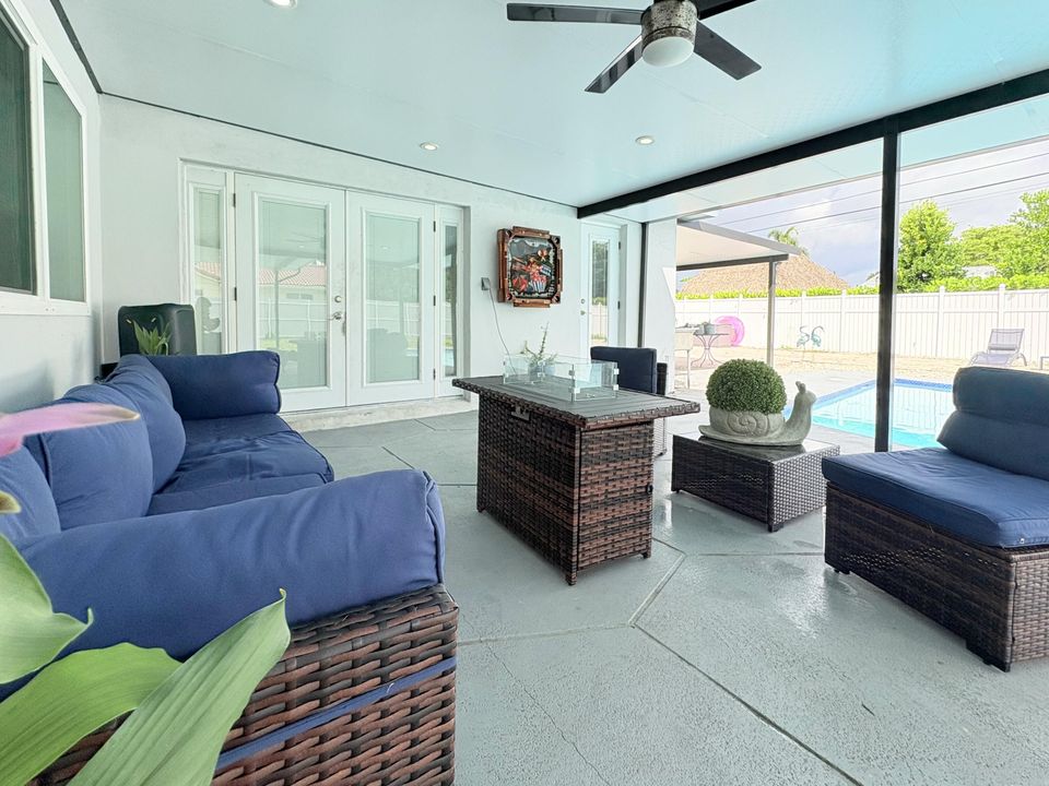 На продажу: $790,000 (3 спален, 2 ванн, 1754 Квадратных фут)