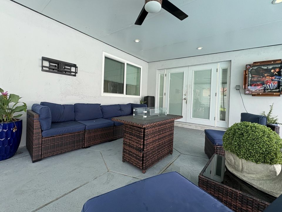 На продажу: $790,000 (3 спален, 2 ванн, 1754 Квадратных фут)