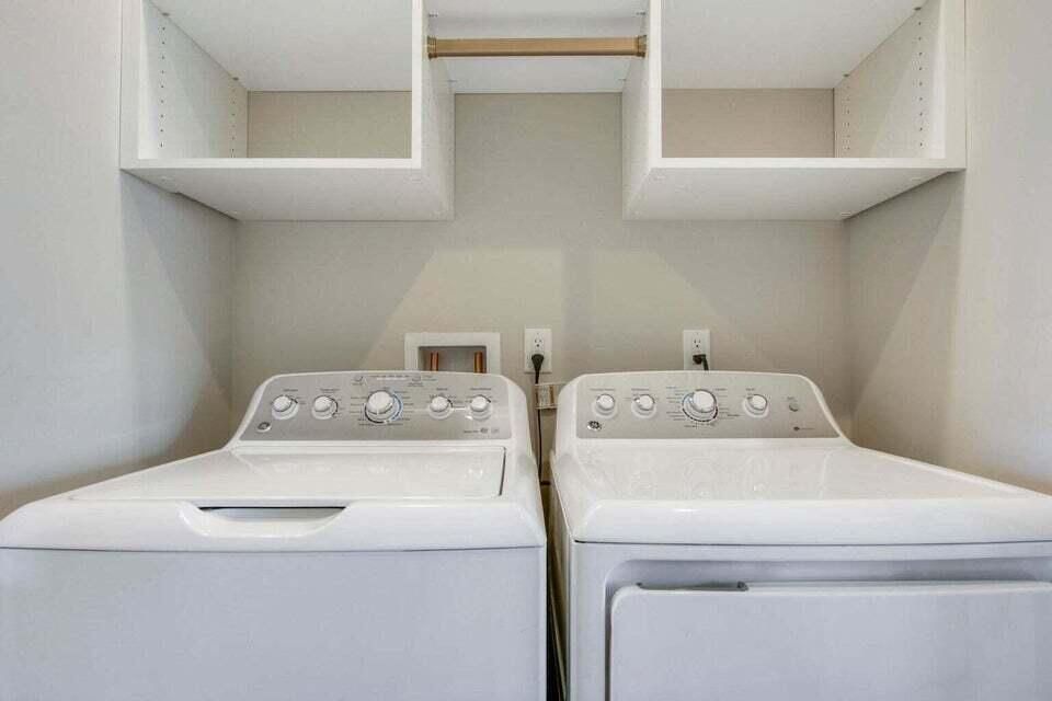 Active With Contract: $5,500 (3 beds, 3 baths, 2252 Square Feet)