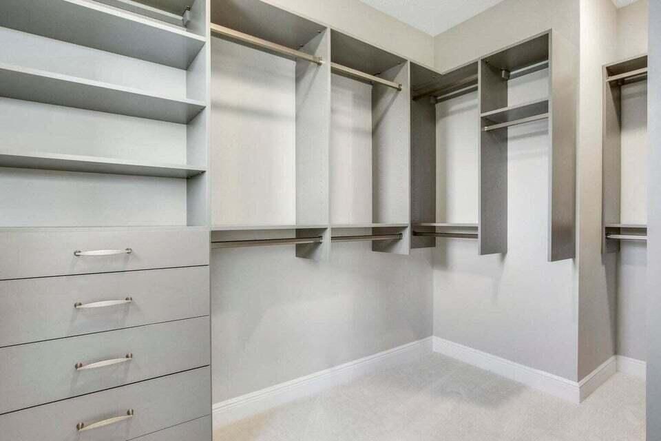 Active With Contract: $5,500 (3 beds, 3 baths, 2252 Square Feet)