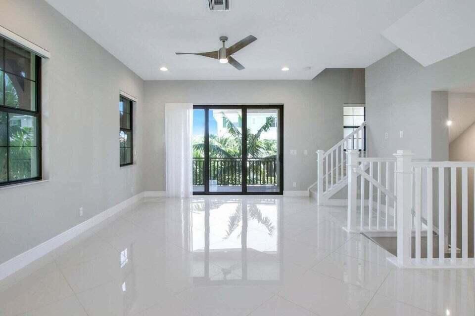 Active With Contract: $5,500 (3 beds, 3 baths, 2252 Square Feet)