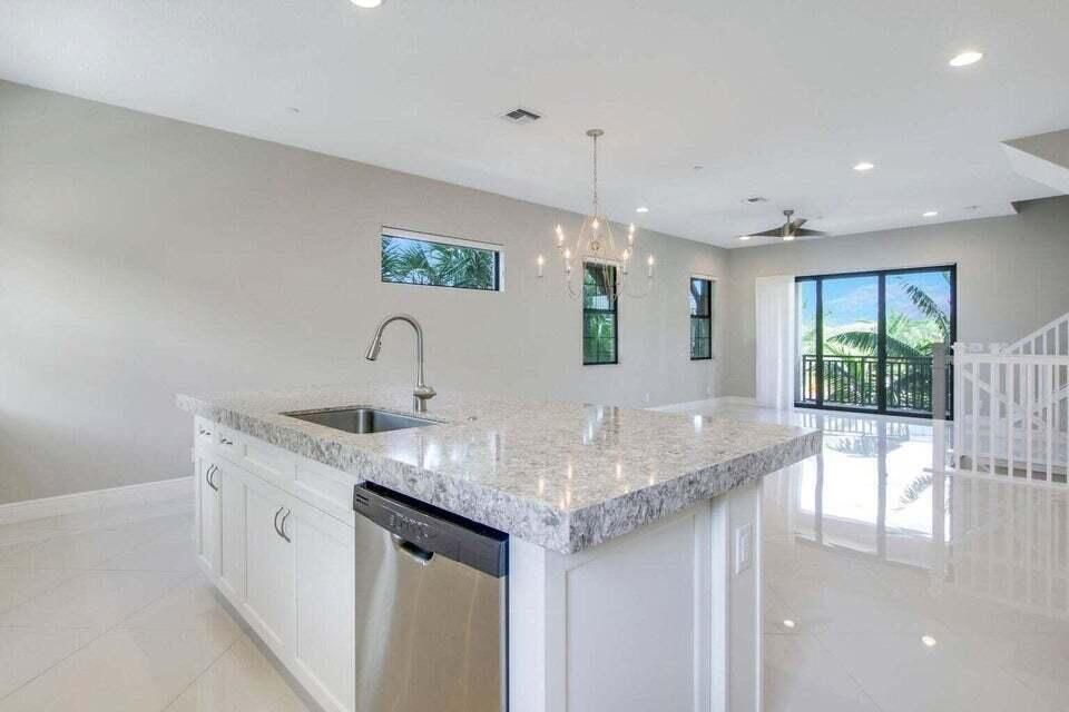 Active With Contract: $5,500 (3 beds, 3 baths, 2252 Square Feet)