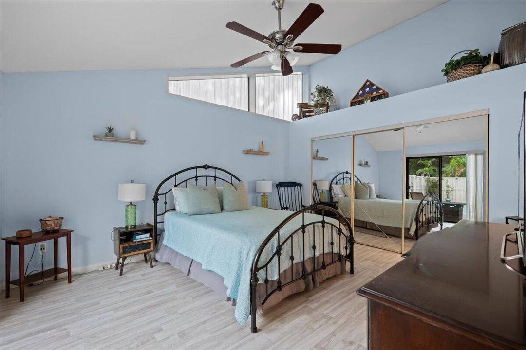 合同活跃: $372,000 (3 贝兹, 2 浴室, 1276 平方英尺)