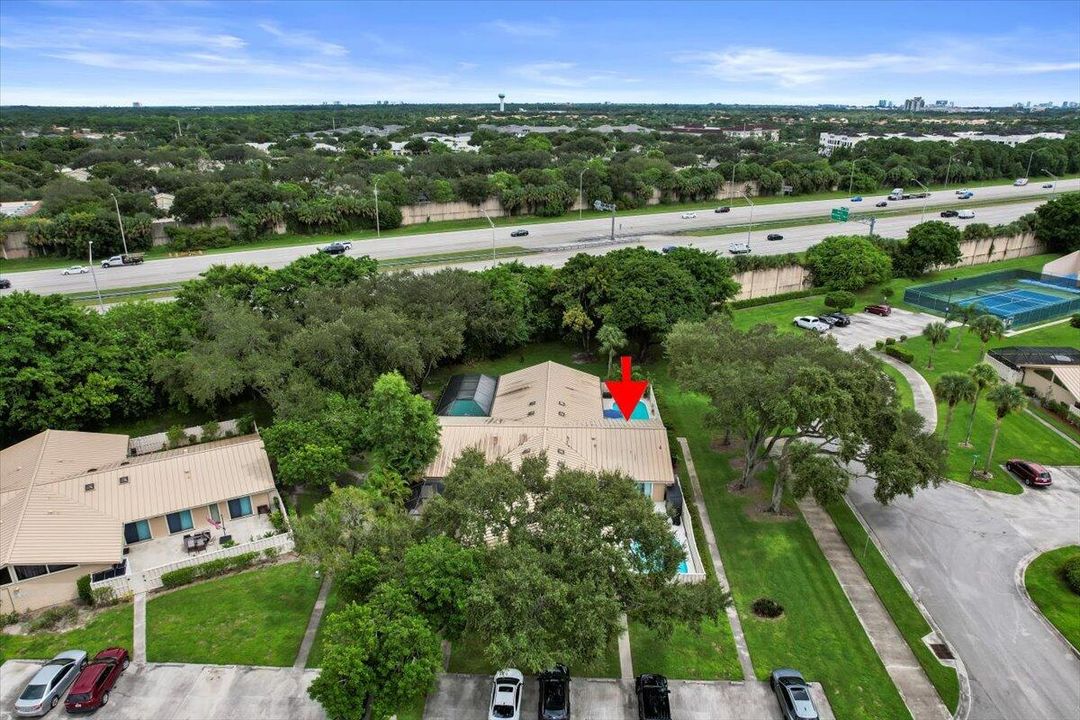 合同活跃: $372,000 (3 贝兹, 2 浴室, 1276 平方英尺)