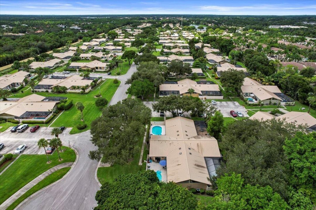 合同活跃: $372,000 (3 贝兹, 2 浴室, 1276 平方英尺)