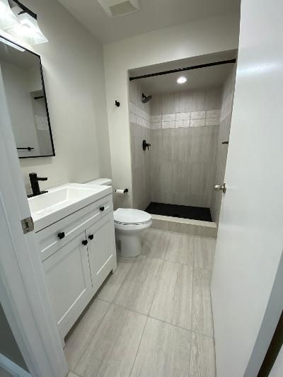 Под контрактом: $1,990 (2 спален, 2 ванн, 1023 Квадратных фут)