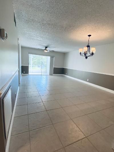 Под контрактом: $1,990 (2 спален, 2 ванн, 1023 Квадратных фут)