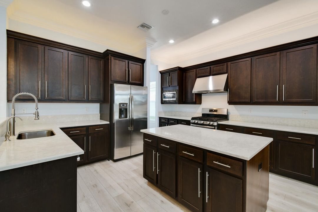 На продажу: $899,000 (3 спален, 3 ванн, 2753 Квадратных фут)