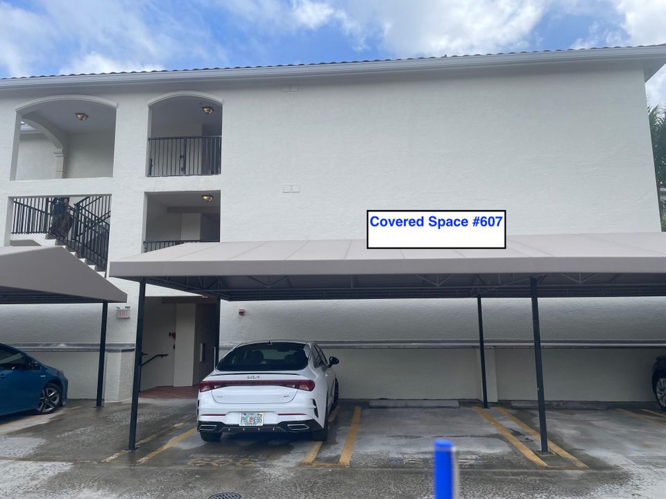 Active With Contract: $230,000 (1 beds, 1 baths, 696 Square Feet)