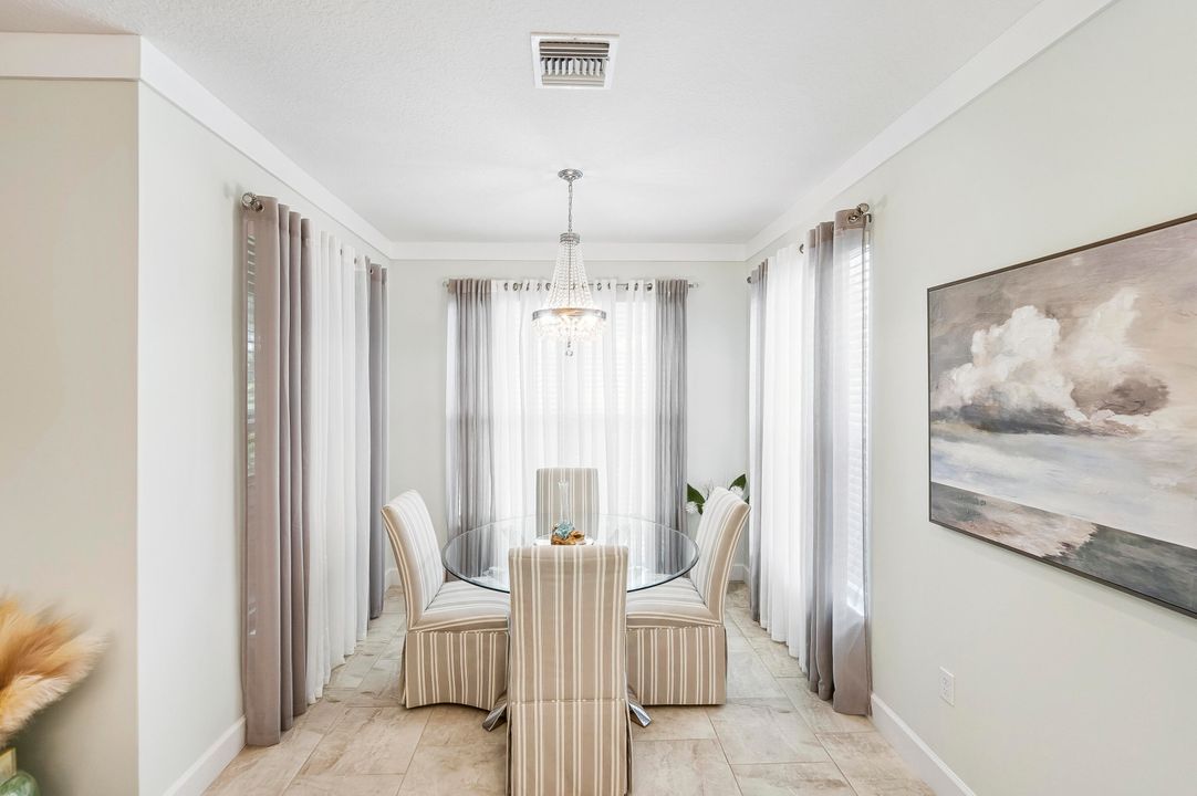 Под контрактом: $418,900 (2 спален, 2 ванн, 1599 Квадратных фут)