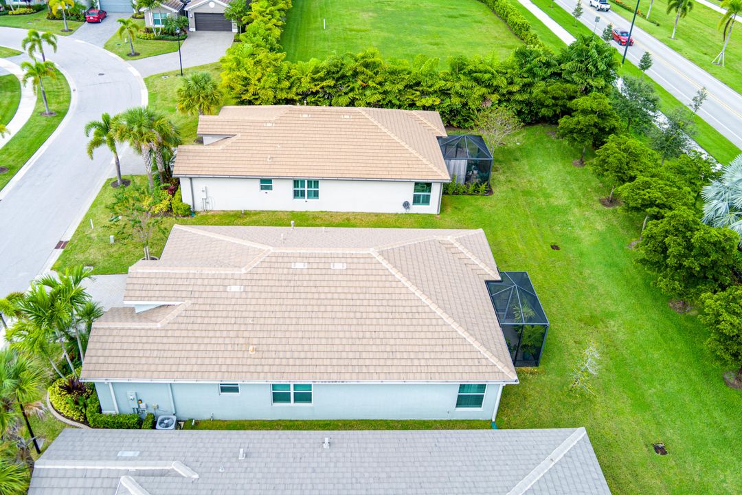 Под контрактом: $418,900 (2 спален, 2 ванн, 1599 Квадратных фут)