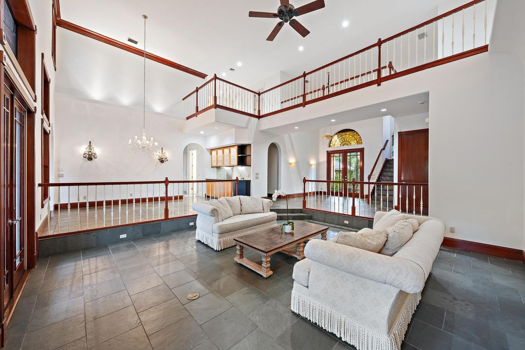 На продажу: $3,999,999 (5 спален, 4 ванн, 5455 Квадратных фут)