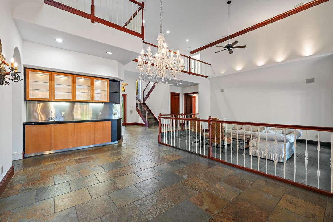 На продажу: $3,999,999 (5 спален, 4 ванн, 5455 Квадратных фут)