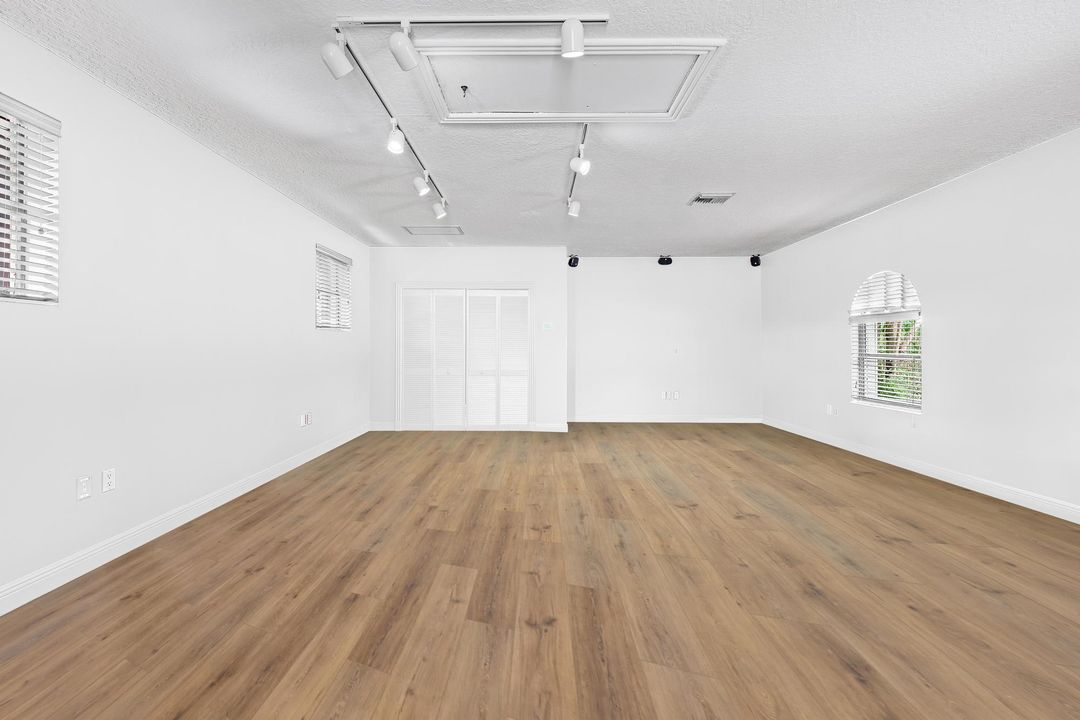 На продажу: $3,999,999 (5 спален, 4 ванн, 5455 Квадратных фут)