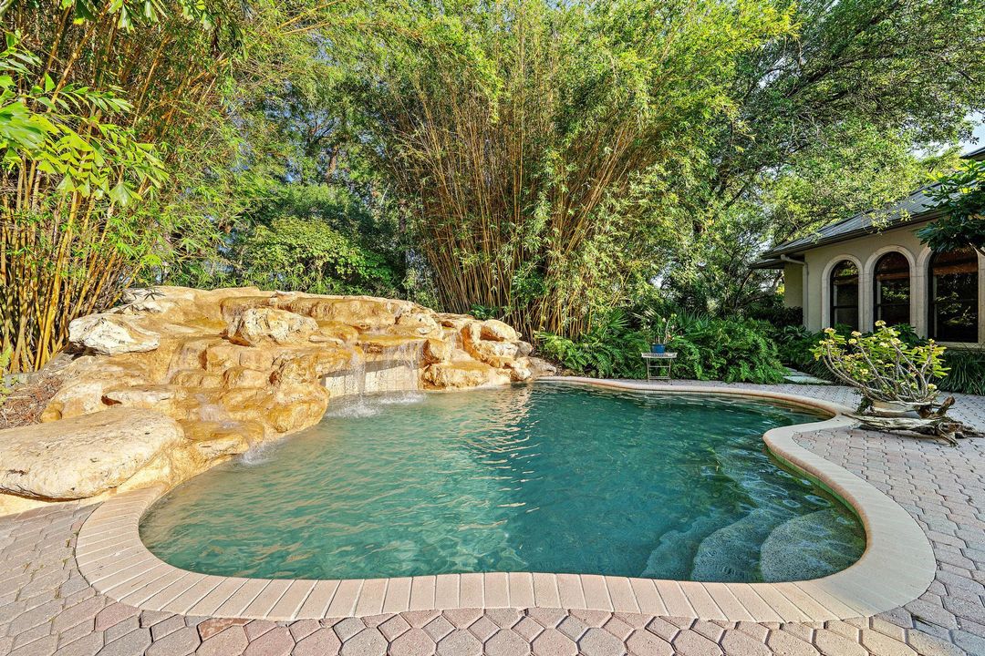 На продажу: $3,999,999 (5 спален, 4 ванн, 5455 Квадратных фут)