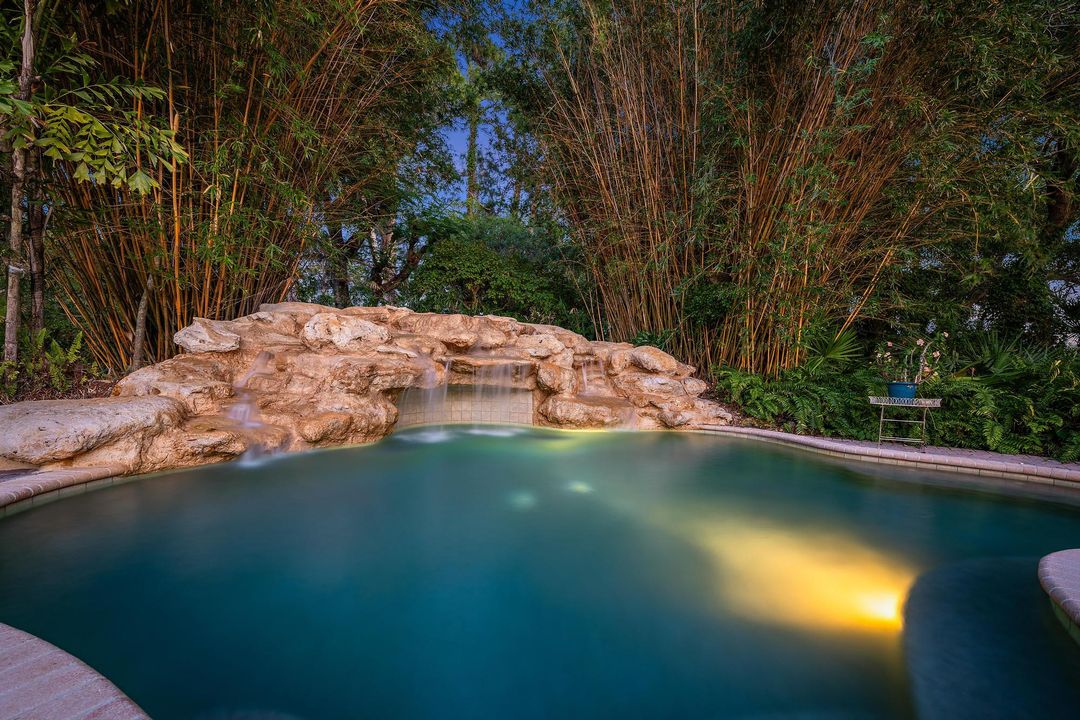 На продажу: $3,999,999 (5 спален, 4 ванн, 5455 Квадратных фут)