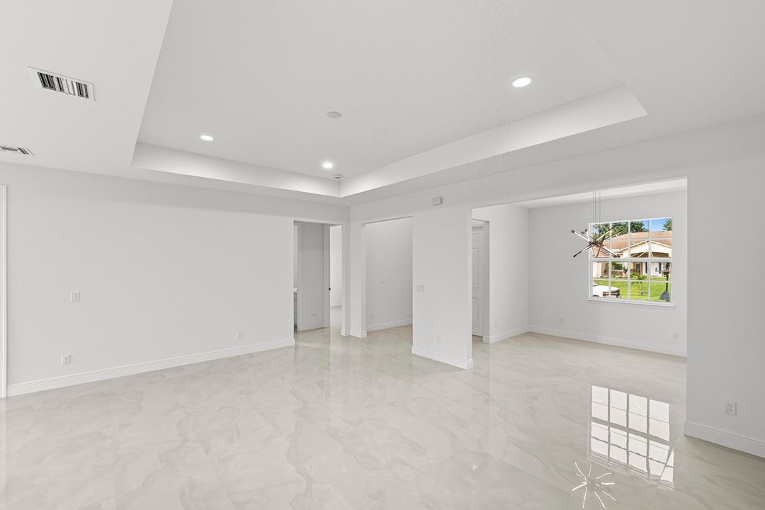 Activo con contrato: $485,000 (4 camas, 3 baños, 2068 Pies cuadrados)