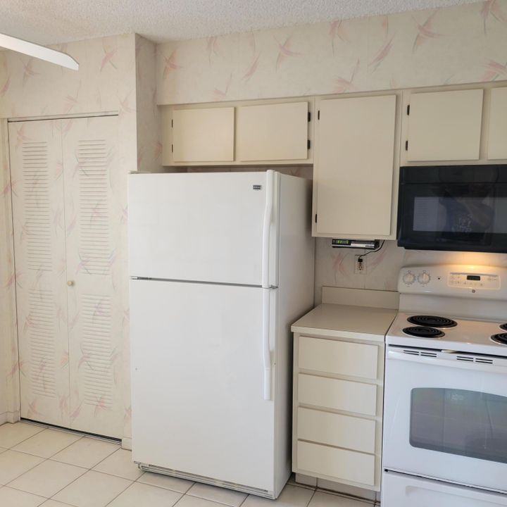 Activo con contrato: $139,000 (2 camas, 2 baños, 1220 Pies cuadrados)