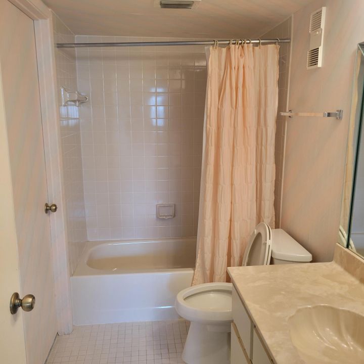 Activo con contrato: $139,000 (2 camas, 2 baños, 1220 Pies cuadrados)