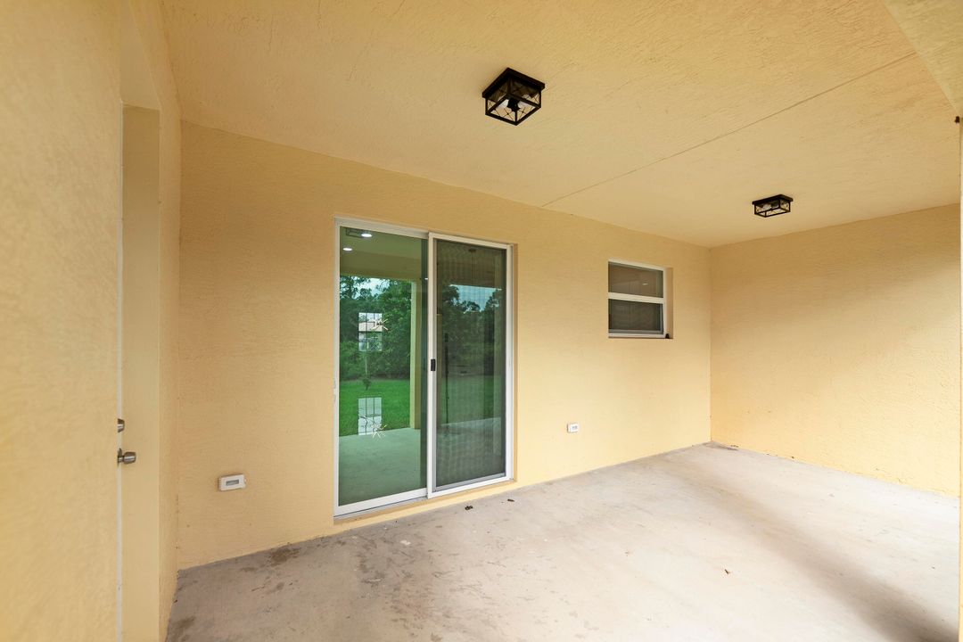 Activo con contrato: $485,000 (4 camas, 3 baños, 2068 Pies cuadrados)