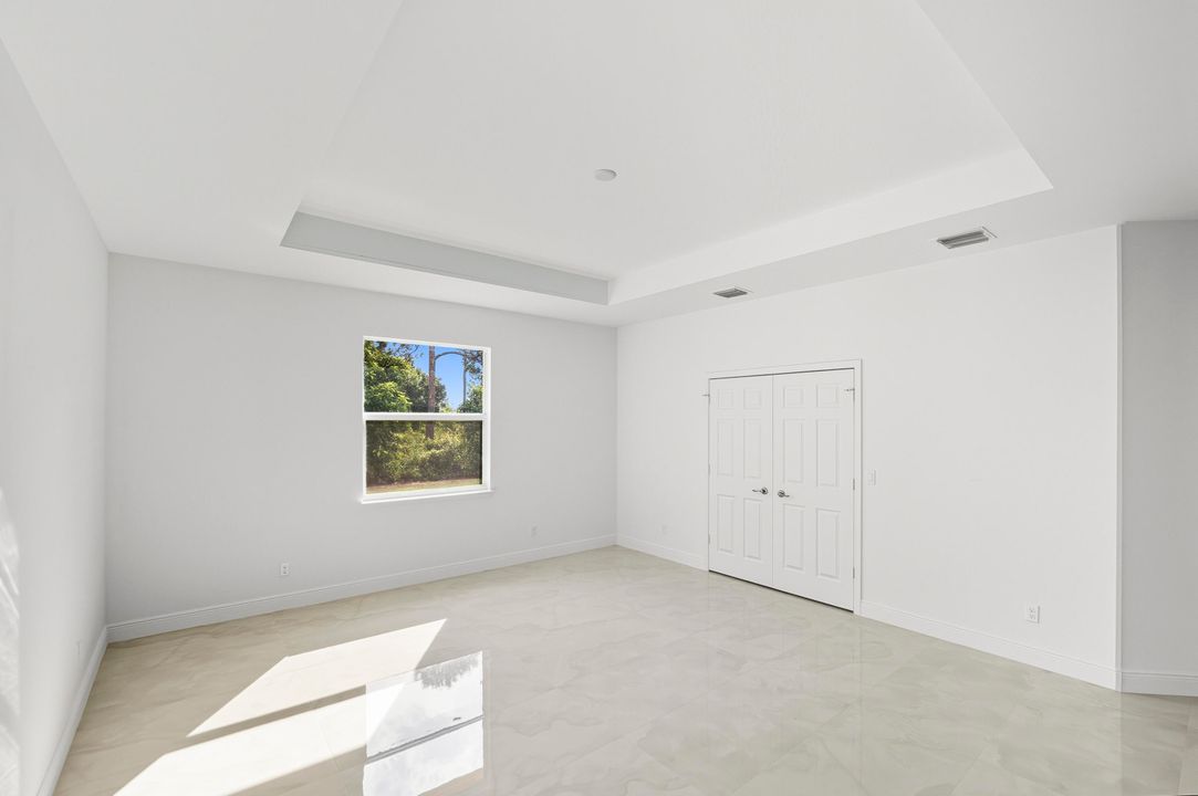 Activo con contrato: $485,000 (4 camas, 3 baños, 2068 Pies cuadrados)