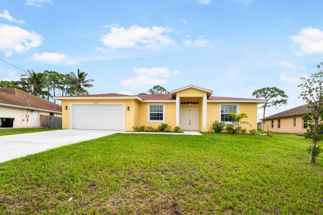 Activo con contrato: $485,000 (4 camas, 3 baños, 2068 Pies cuadrados)