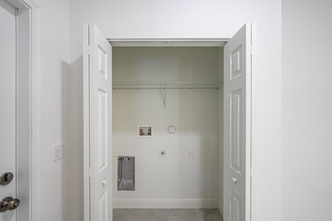 Activo con contrato: $485,000 (4 camas, 3 baños, 2068 Pies cuadrados)