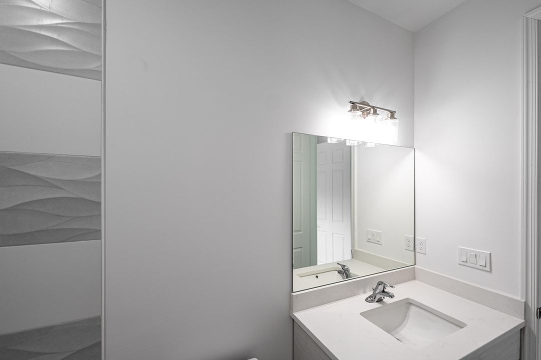 Activo con contrato: $485,000 (4 camas, 3 baños, 2068 Pies cuadrados)