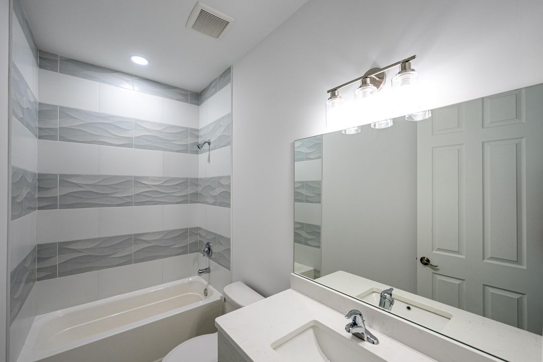 Activo con contrato: $485,000 (4 camas, 3 baños, 2068 Pies cuadrados)