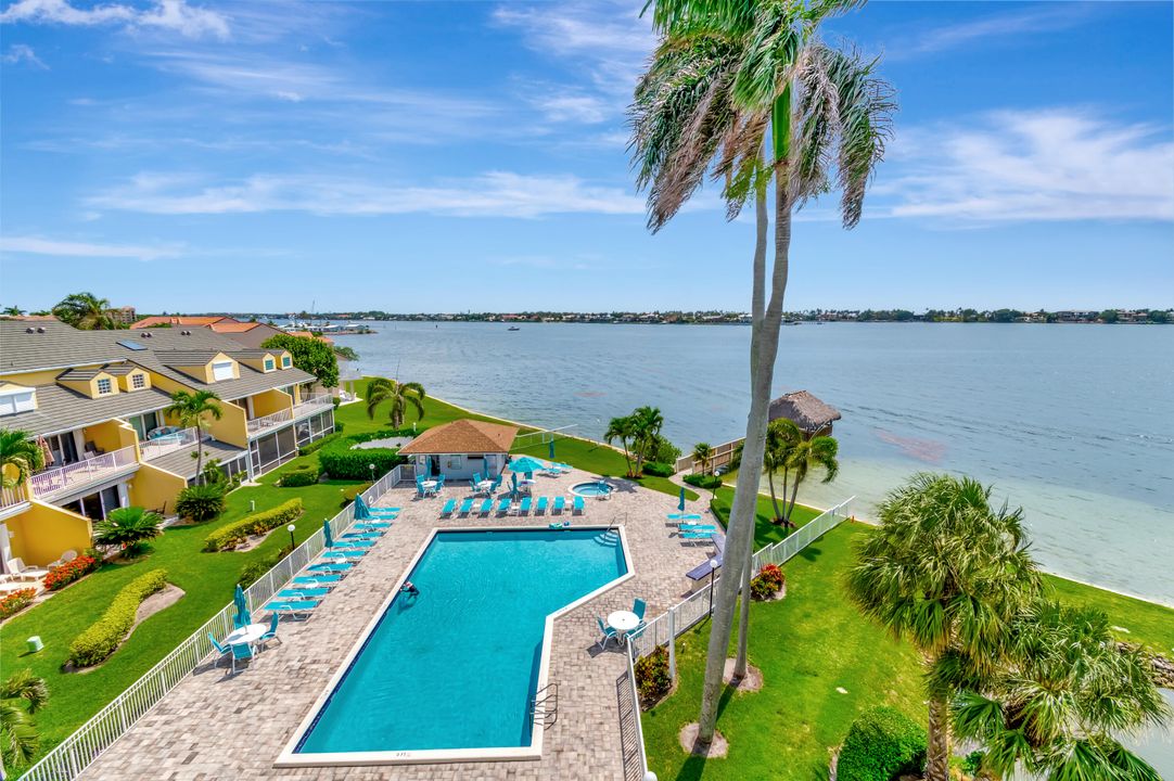 Active With Contract: $5,500 (2 beds, 2 baths, 1408 Square Feet)