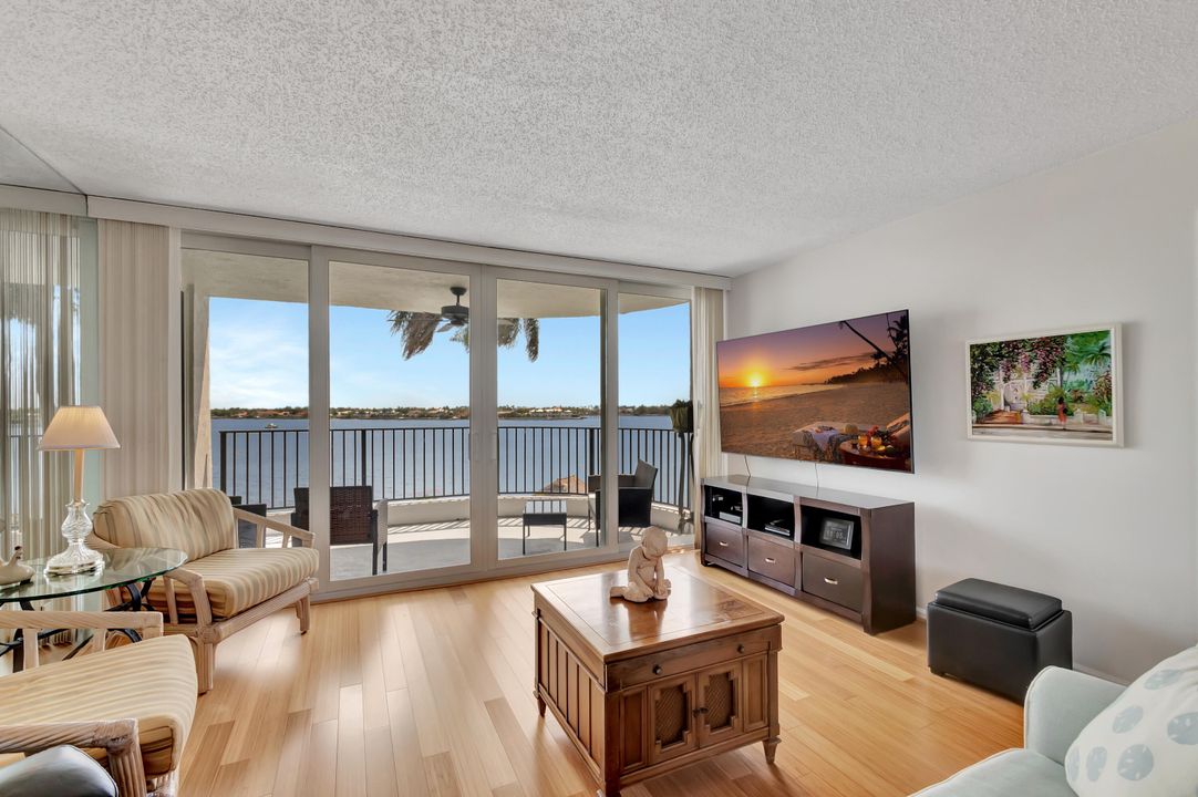 Active With Contract: $5,500 (2 beds, 2 baths, 1408 Square Feet)