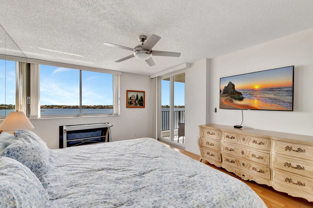 Active With Contract: $5,500 (2 beds, 2 baths, 1408 Square Feet)