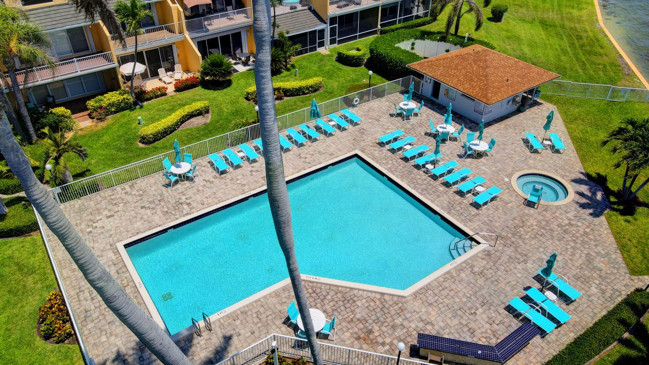 Active With Contract: $5,500 (2 beds, 2 baths, 1408 Square Feet)