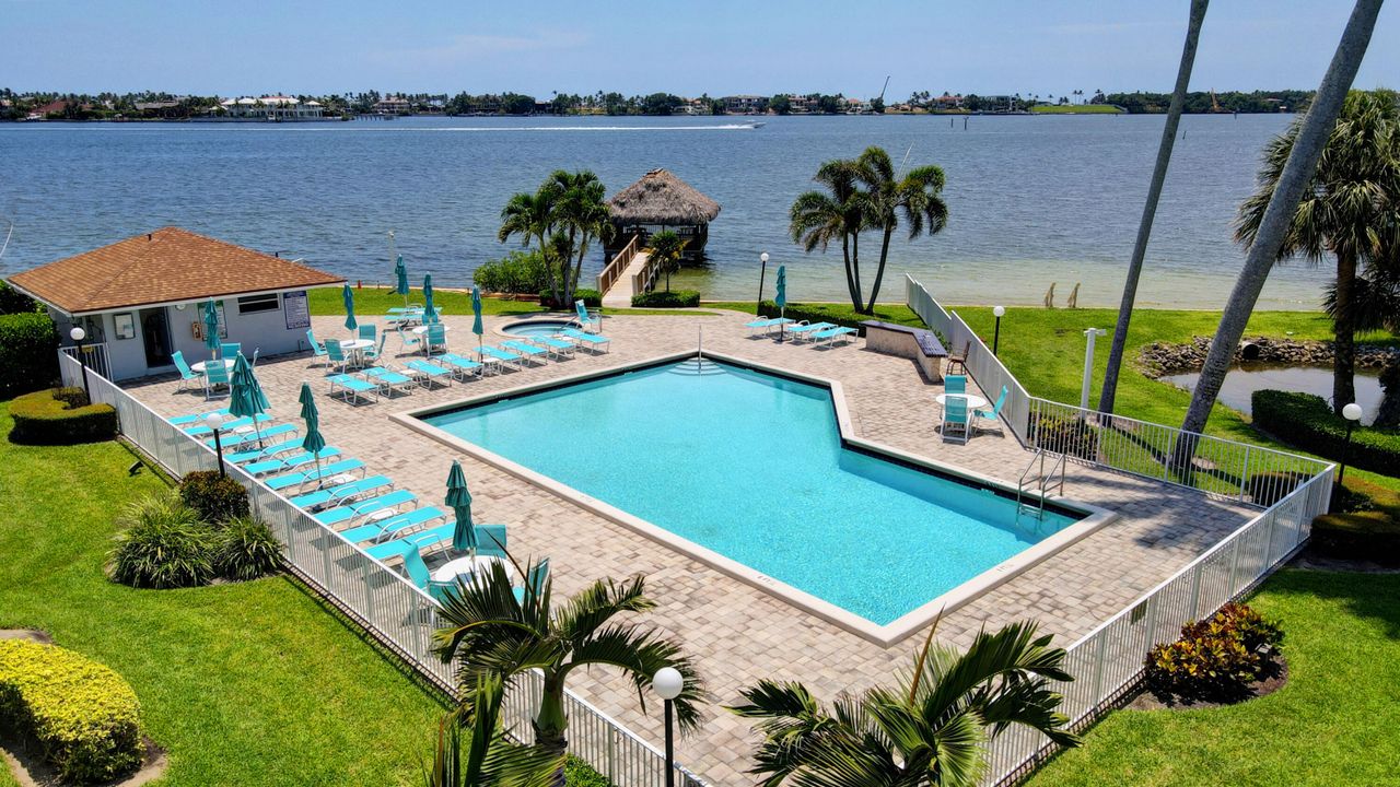 Active With Contract: $5,500 (2 beds, 2 baths, 1408 Square Feet)