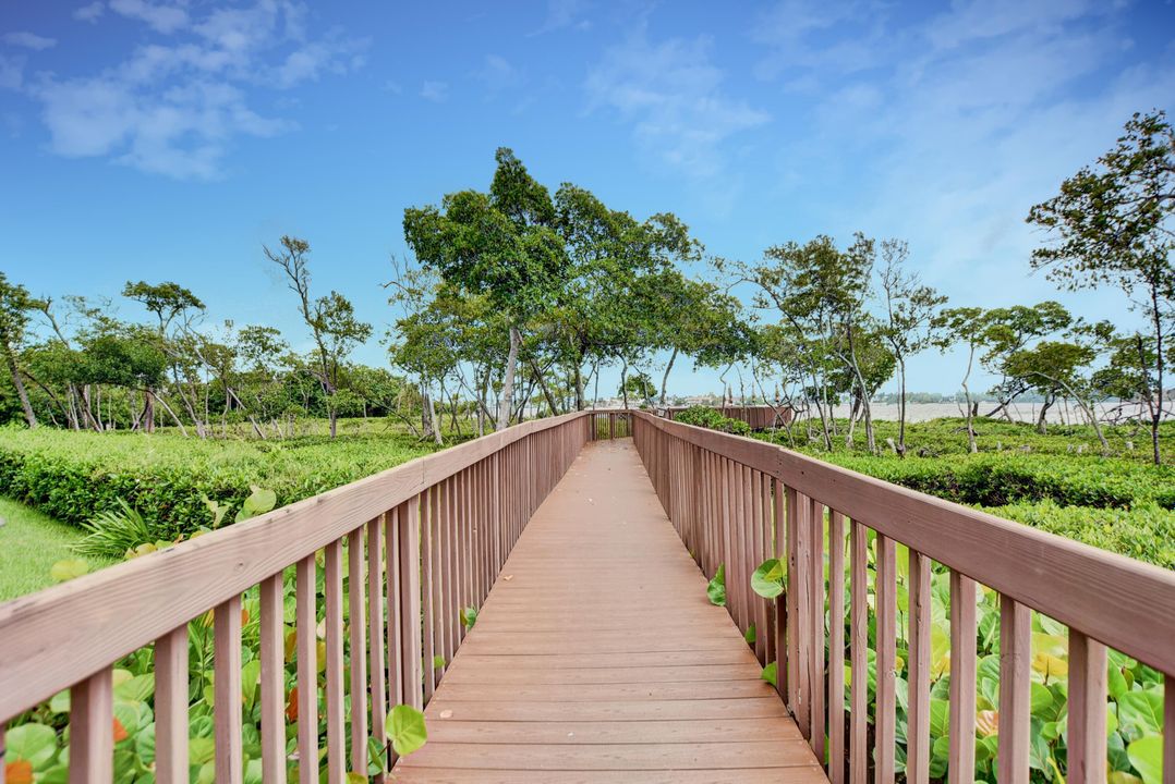 Active With Contract: $5,500 (2 beds, 2 baths, 1408 Square Feet)