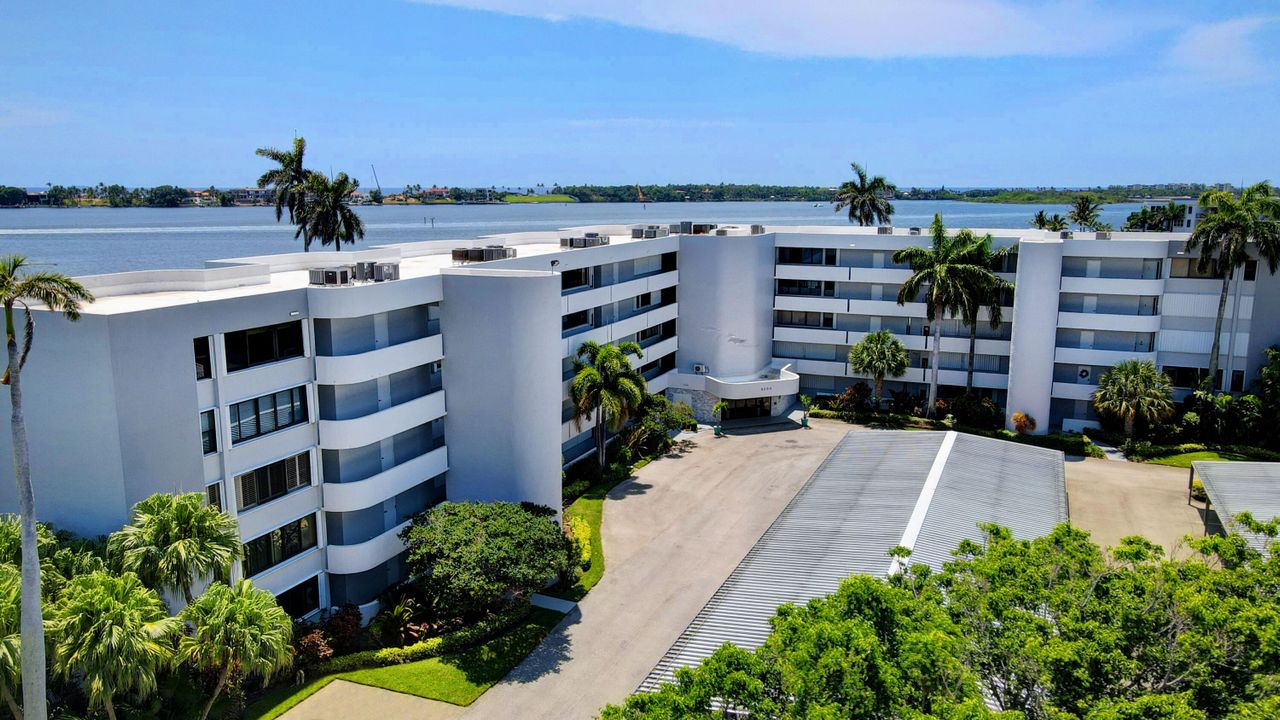 Active With Contract: $5,500 (2 beds, 2 baths, 1408 Square Feet)