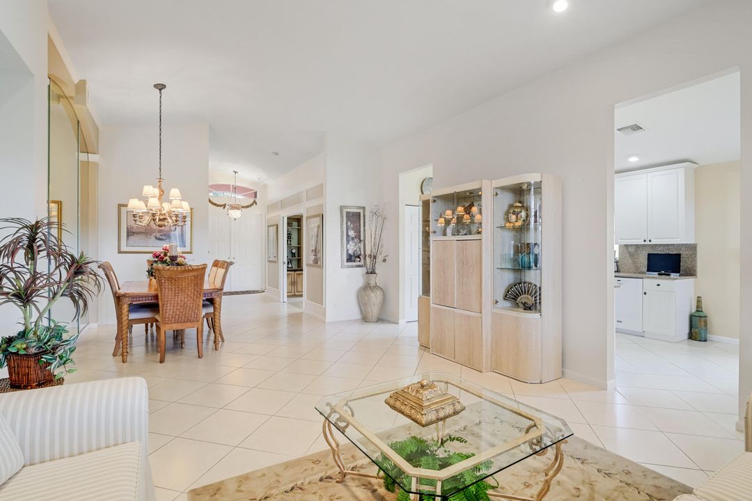 Active With Contract: $400,000 (3 beds, 2 baths, 1743 Square Feet)