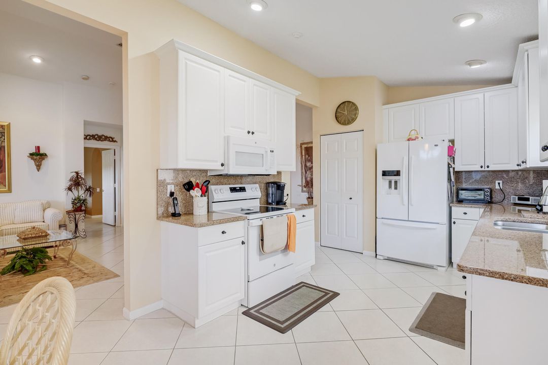 Active With Contract: $400,000 (3 beds, 2 baths, 1743 Square Feet)