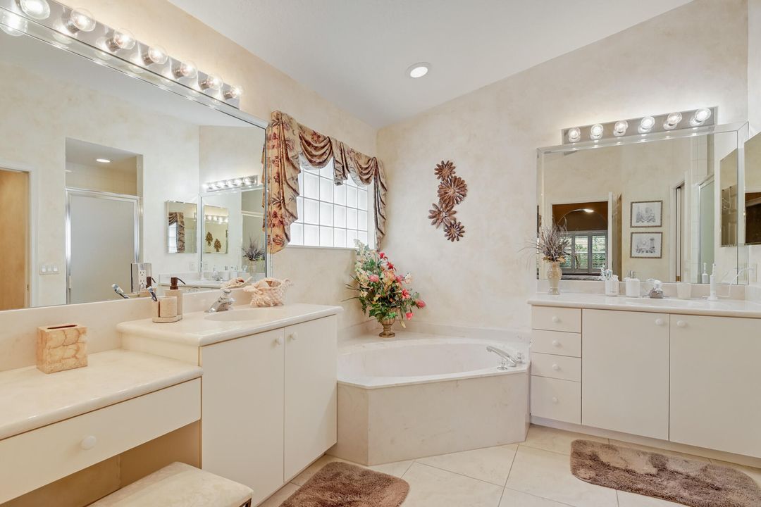 Active With Contract: $400,000 (3 beds, 2 baths, 1743 Square Feet)