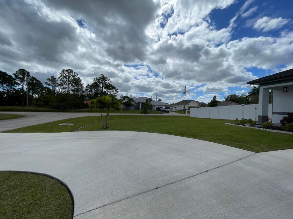 For Sale: $695,000 (4 beds, 2 baths, 2062 Square Feet)