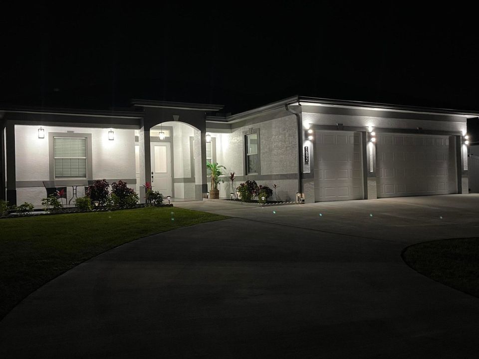 For Sale: $695,000 (4 beds, 2 baths, 2062 Square Feet)