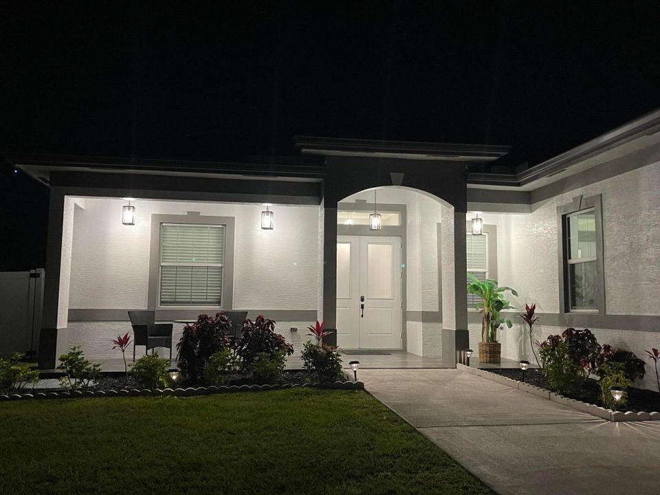 For Sale: $695,000 (4 beds, 2 baths, 2062 Square Feet)