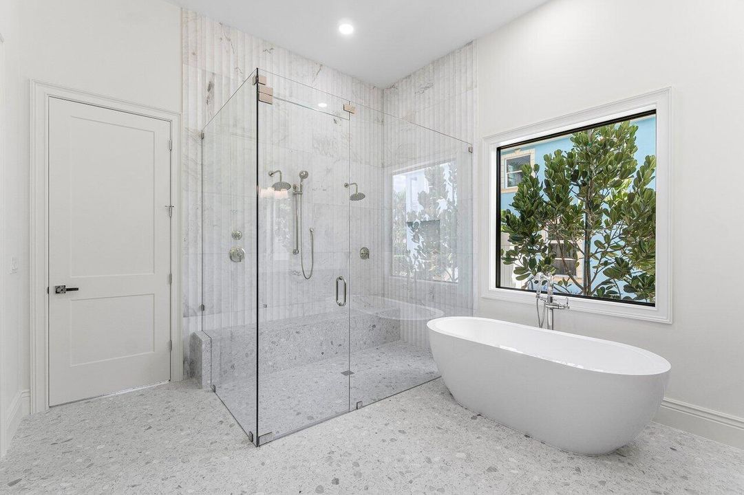 На продажу: $4,497,000 (5 спален, 5 ванн, 4381 Квадратных фут)