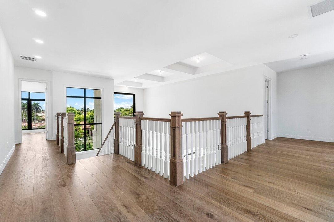 На продажу: $4,497,000 (5 спален, 5 ванн, 4381 Квадратных фут)