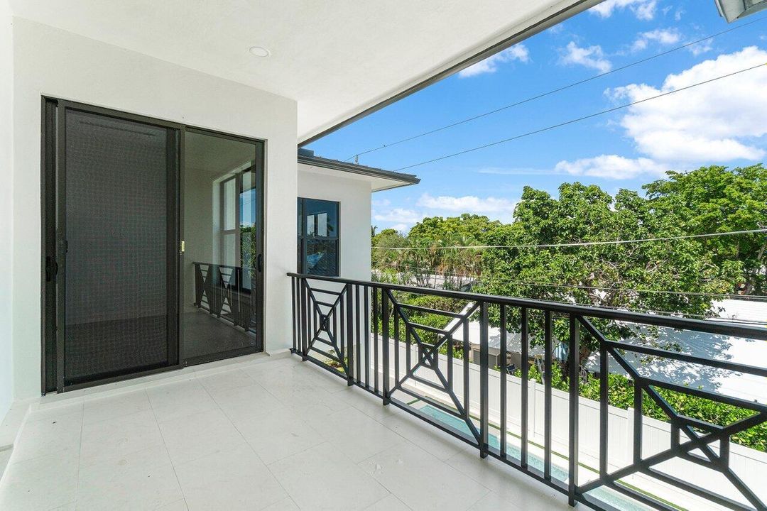 На продажу: $4,497,000 (5 спален, 5 ванн, 4381 Квадратных фут)