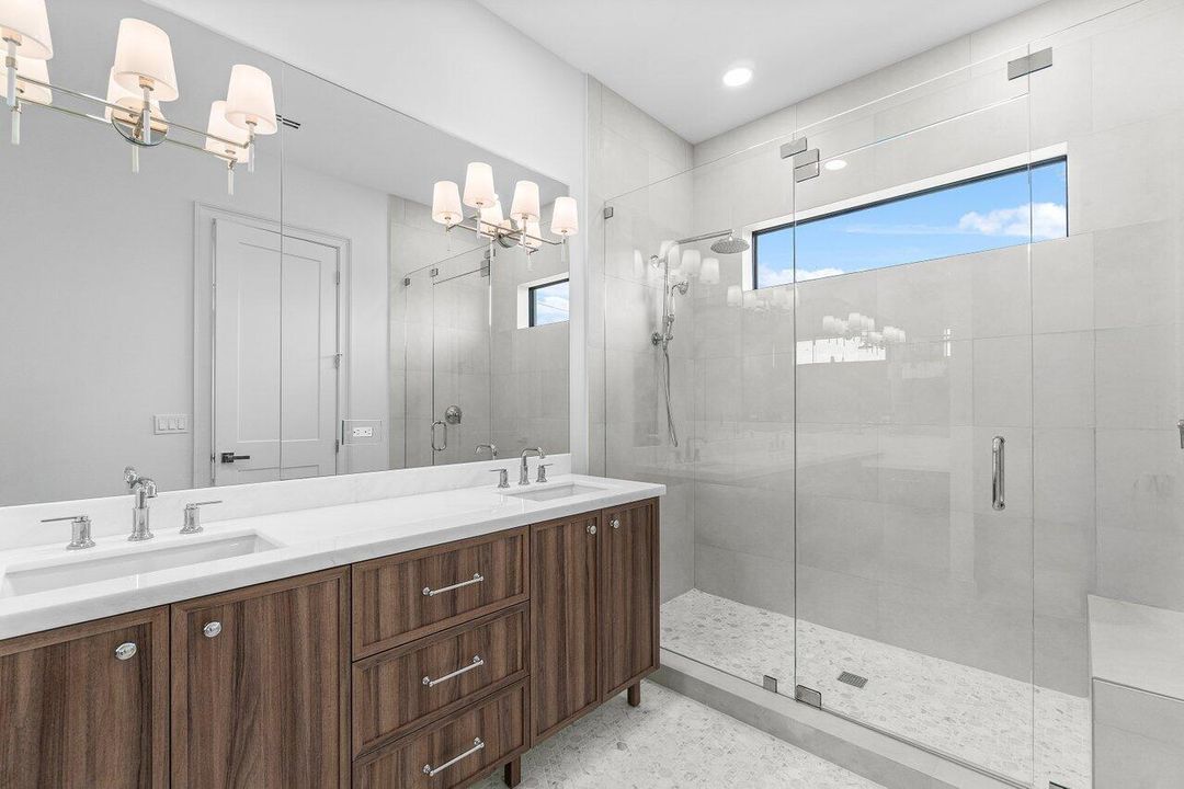 На продажу: $4,497,000 (5 спален, 5 ванн, 4381 Квадратных фут)