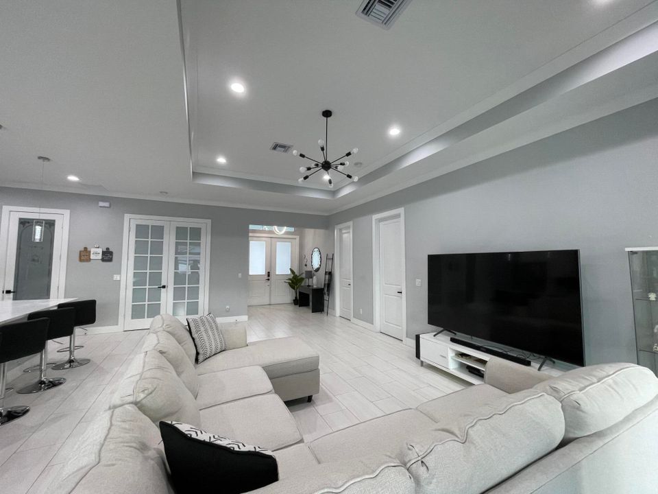 For Sale: $695,000 (4 beds, 2 baths, 2062 Square Feet)